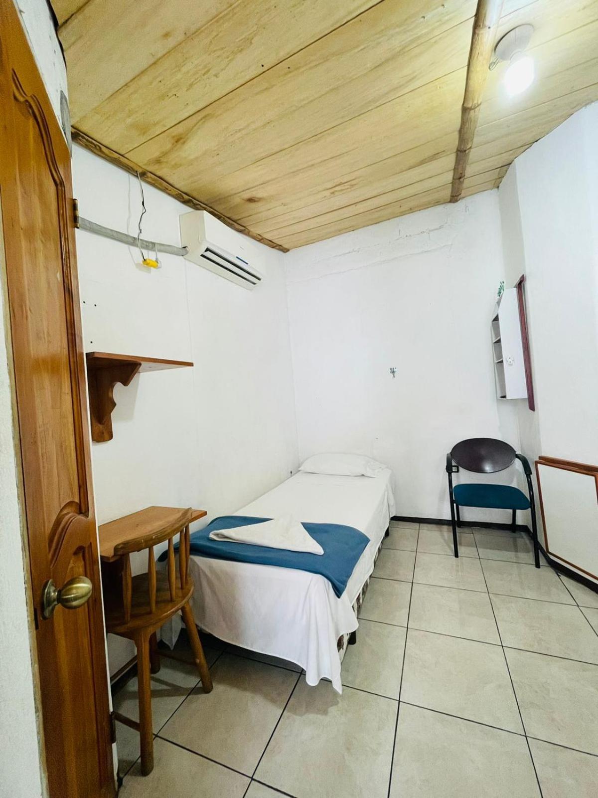 Hostal Darwin بويرتو أيورا المظهر الخارجي الصورة