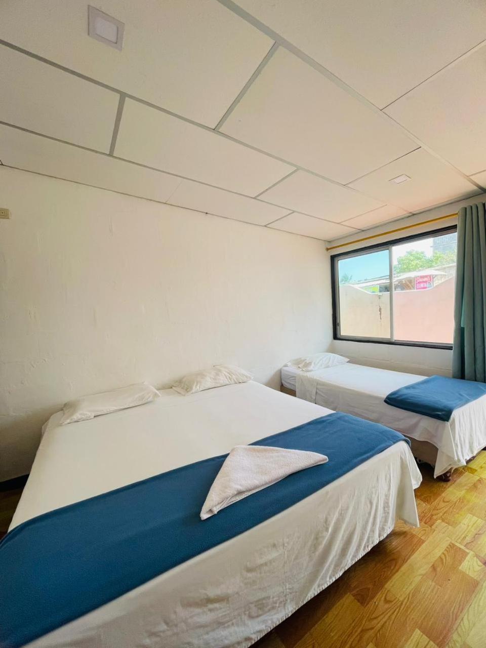 Hostal Darwin بويرتو أيورا المظهر الخارجي الصورة