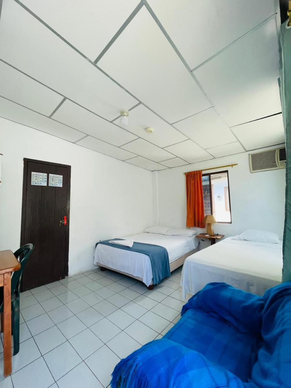Hostal Darwin بويرتو أيورا المظهر الخارجي الصورة