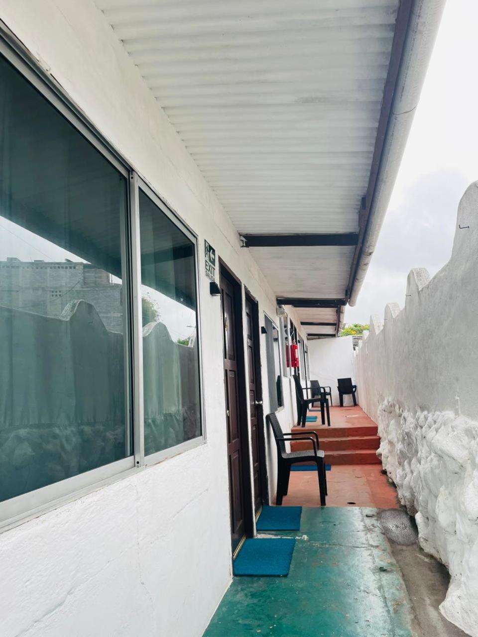 Hostal Darwin بويرتو أيورا المظهر الخارجي الصورة